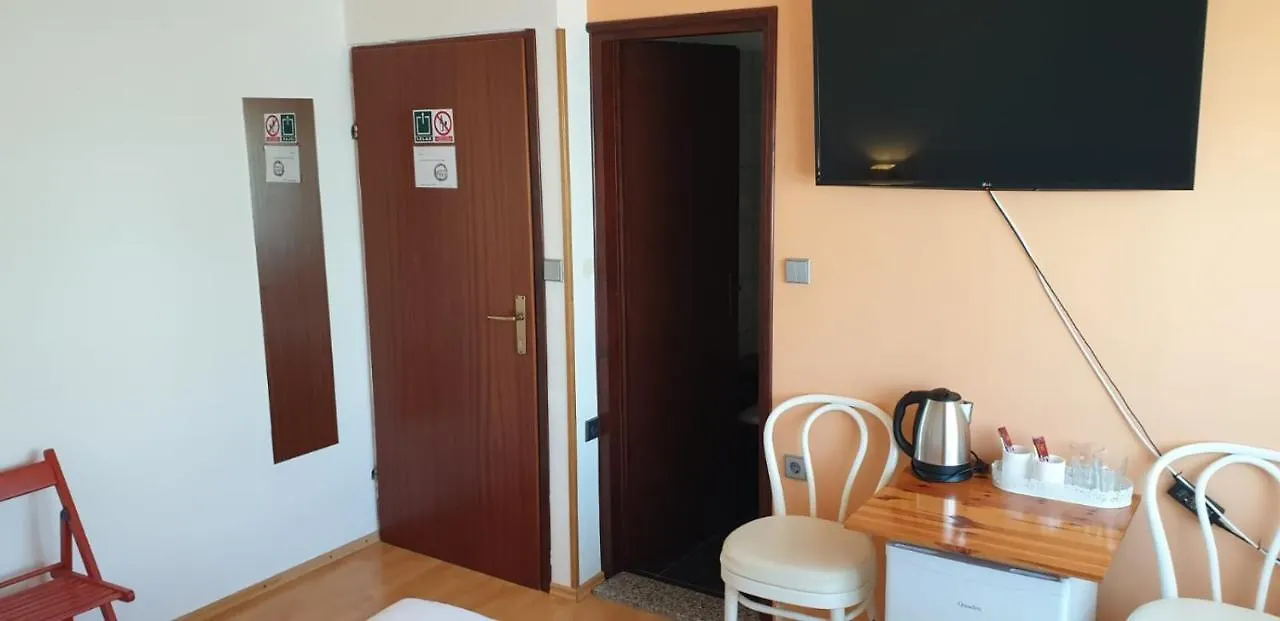 Apartments And Rooms Ivana Krk Town 0*,  Kroatien