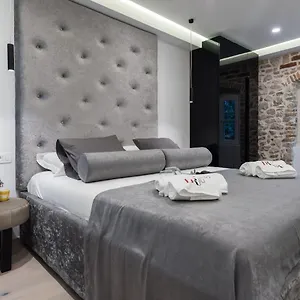 10-heritage-rooms.hotelinzadar.com/